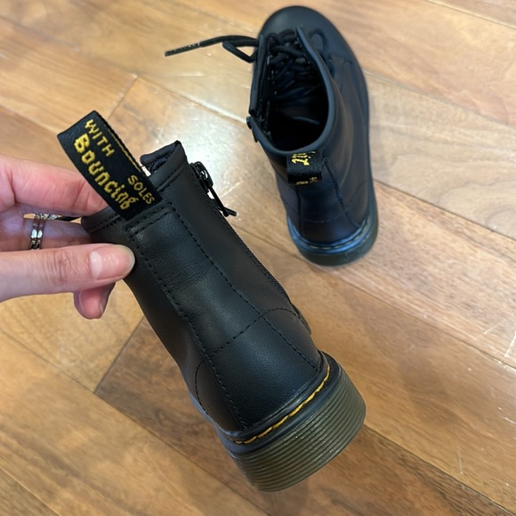 Dr. Martens 1460 Junior Size 11 Combat Boots - Picture 8 of 9